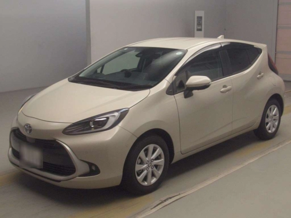 TOYOTA AQUA MXPK11 2024