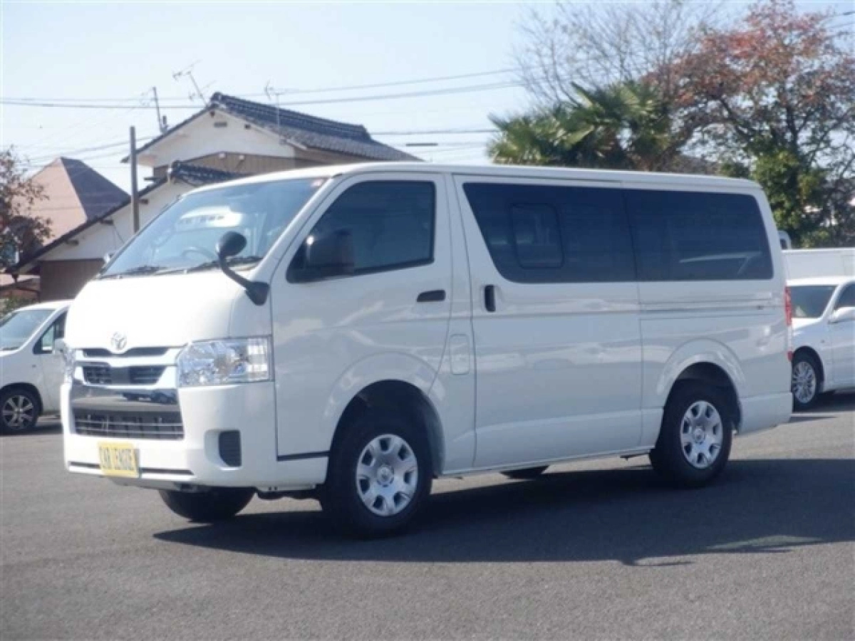 TOYOTA HIACE VAN GDH206V 2025
