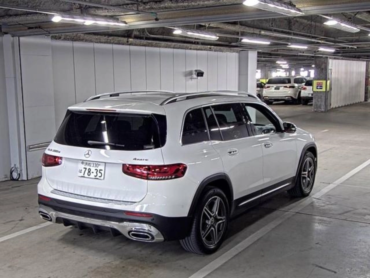 MERCEDES BENZ GLB