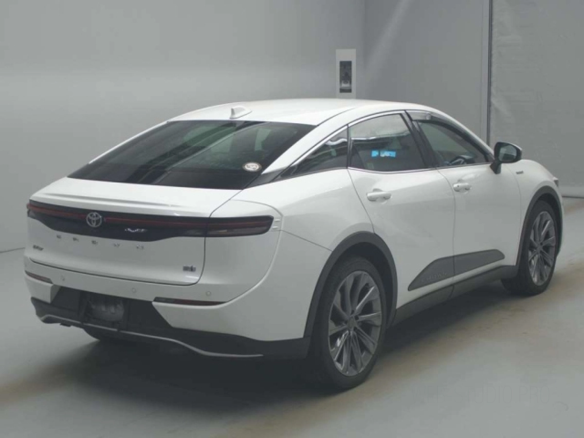 TOYOTA CROWN CROSSOVER