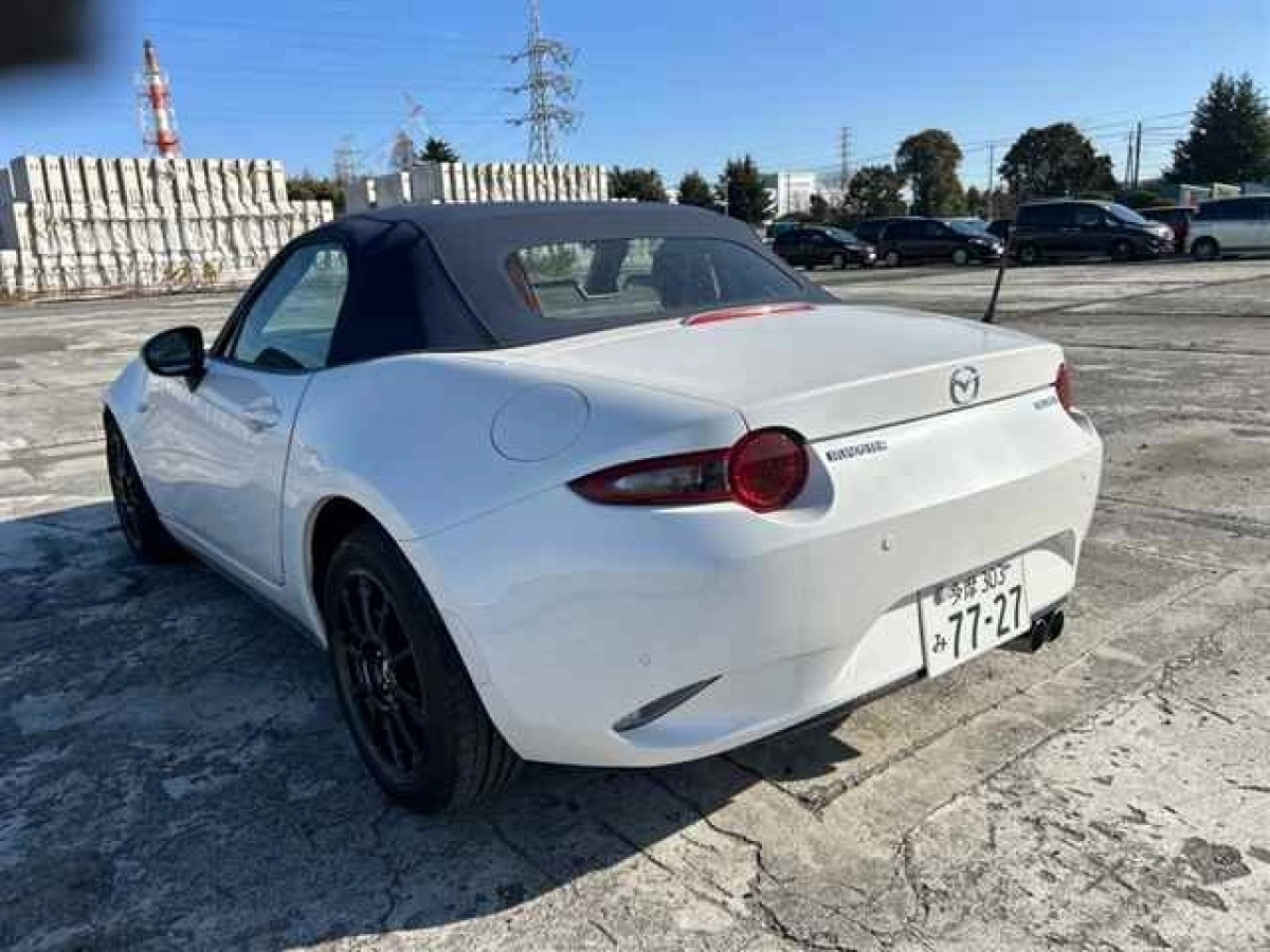 MAZDA ROADSTER