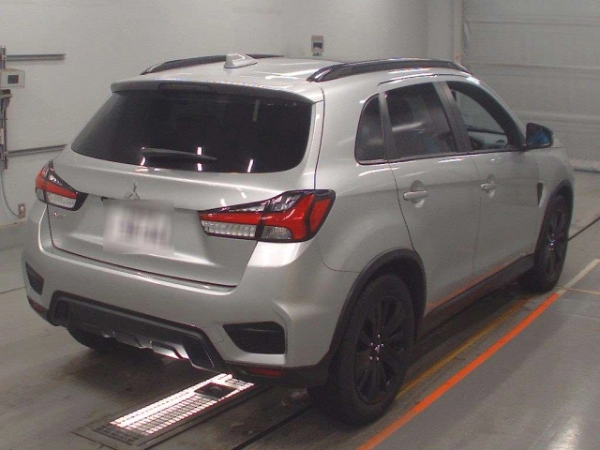 MITSUBISHI RVR