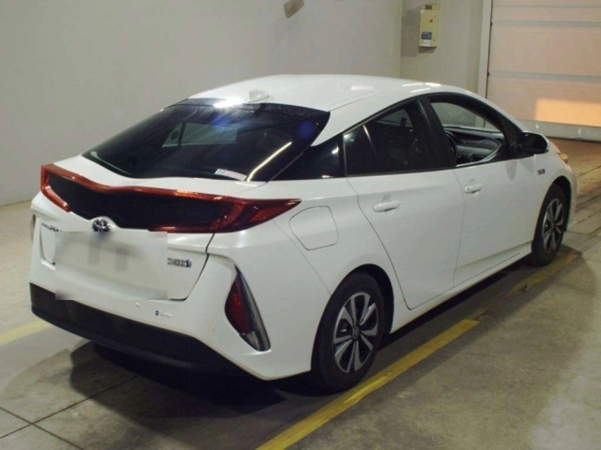 TOYOTA PRIUS PHV
