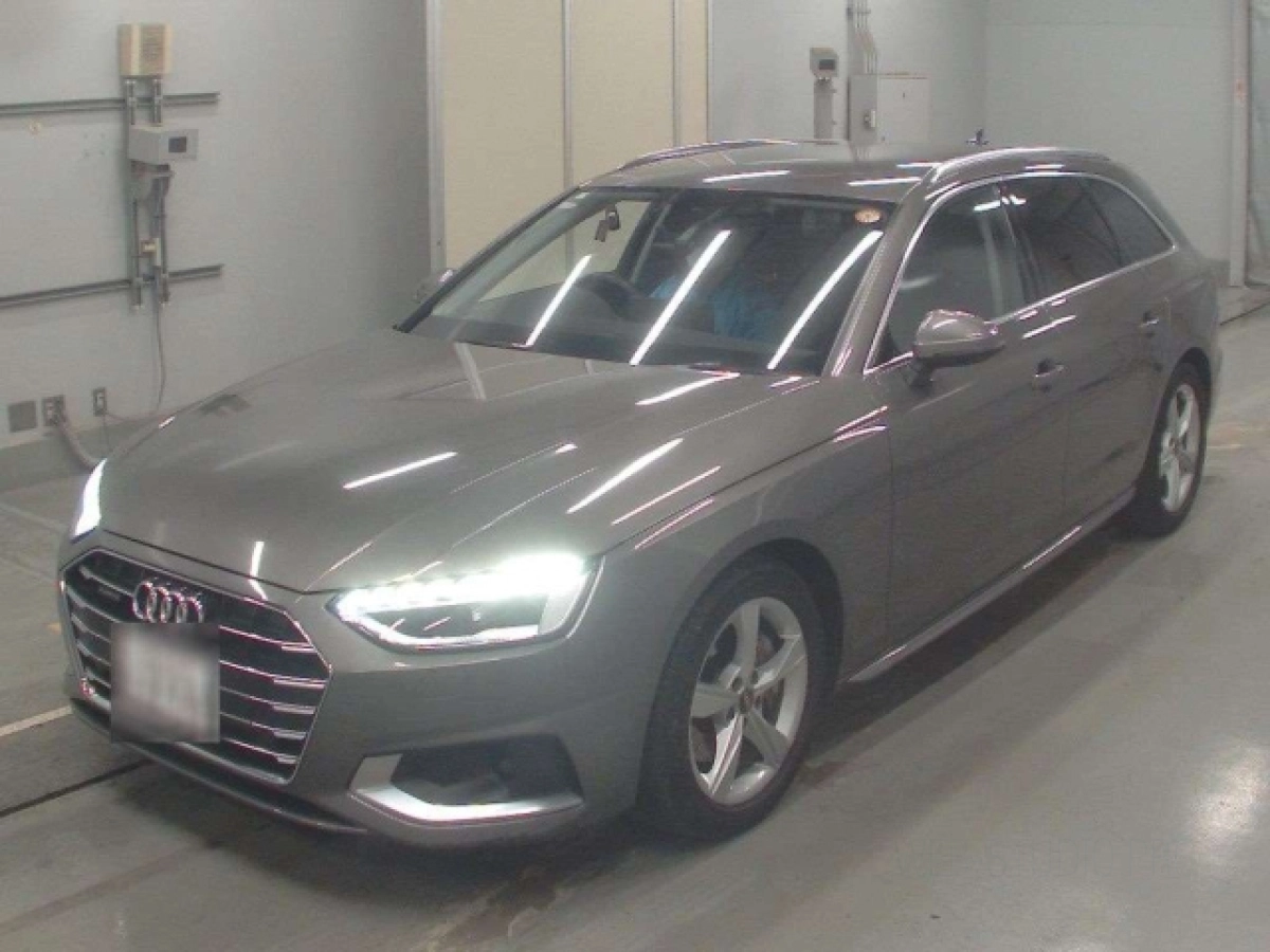 AUDI A4 8WDETF 2021