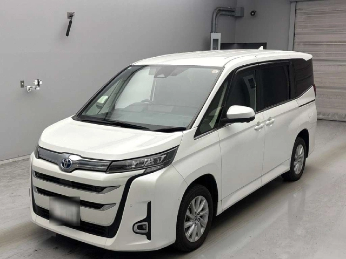TOYOTA NOAH ZWR95W 2022