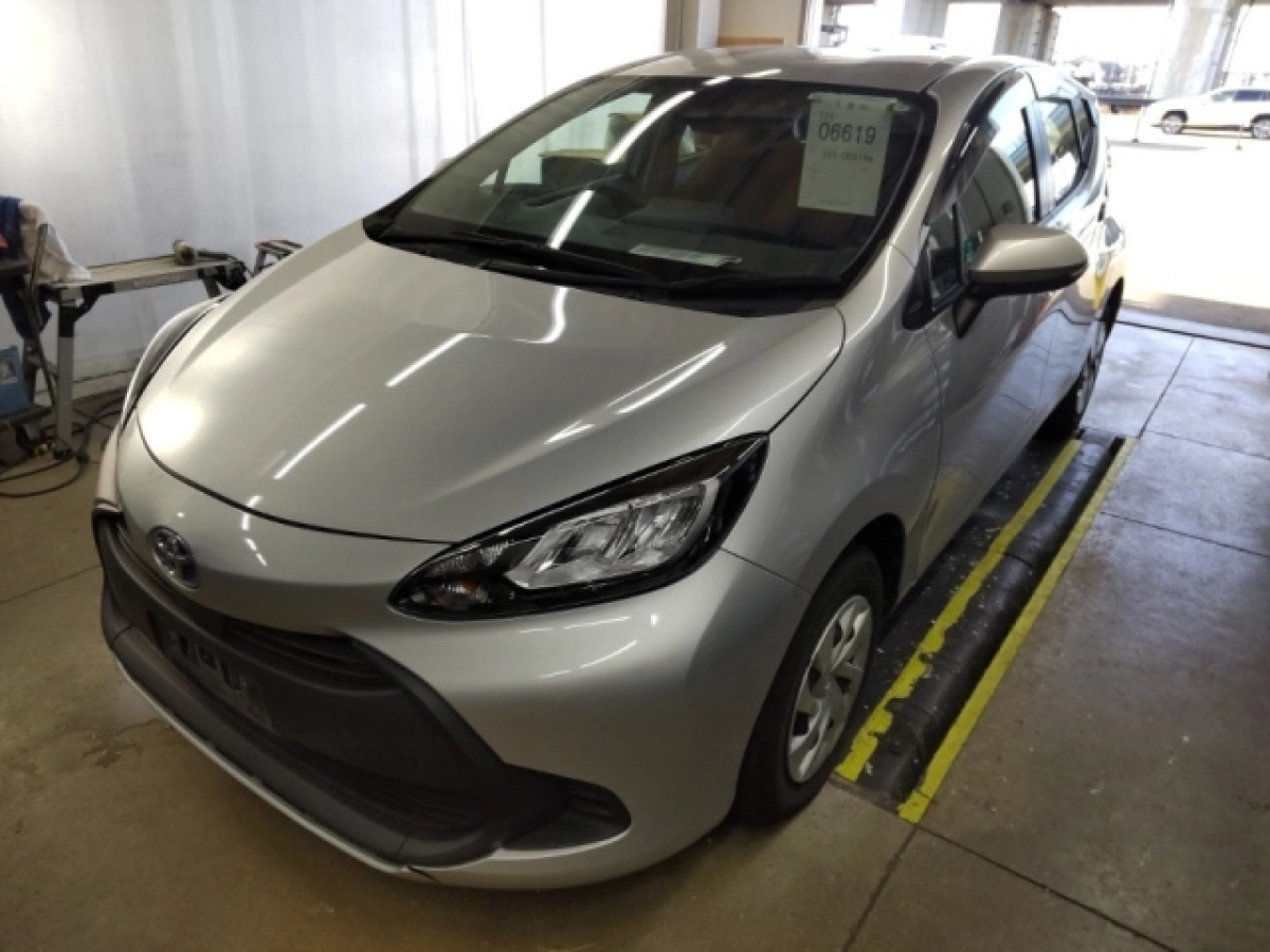 TOYOTA AQUA MXPK10 2022