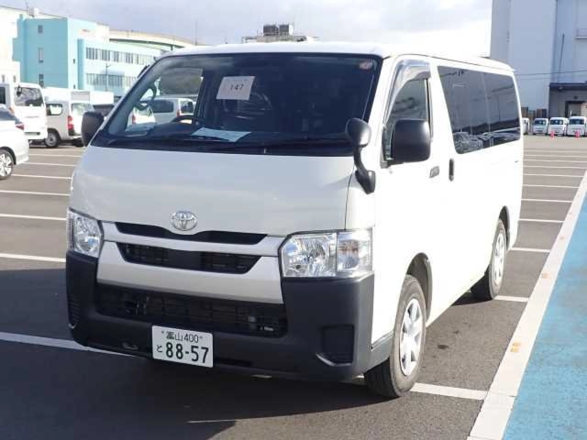 TOYOTA HIACE VAN GDH206V 2023