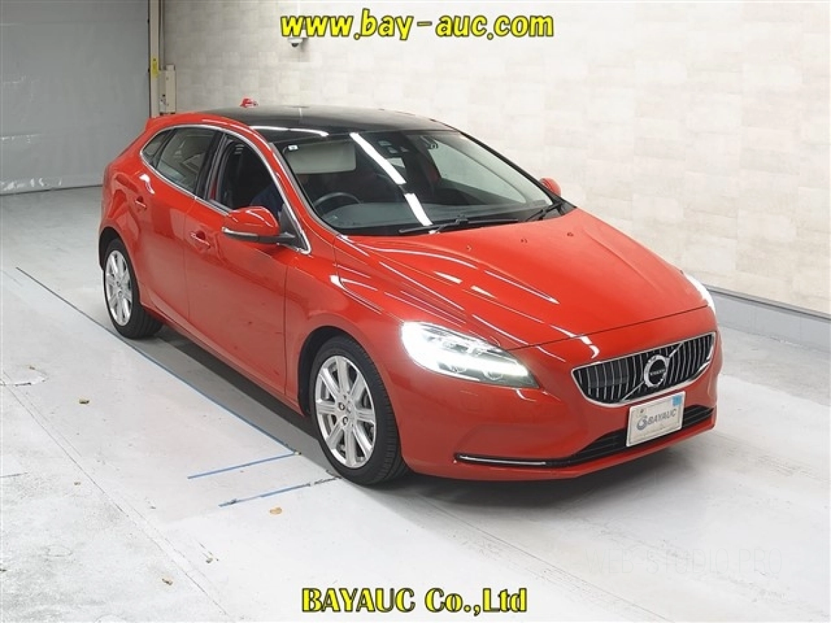 VOLVO V40 MB4154T 2019