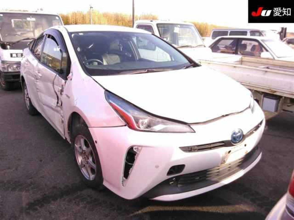 TOYOTA PRIUS ZVW55 2019