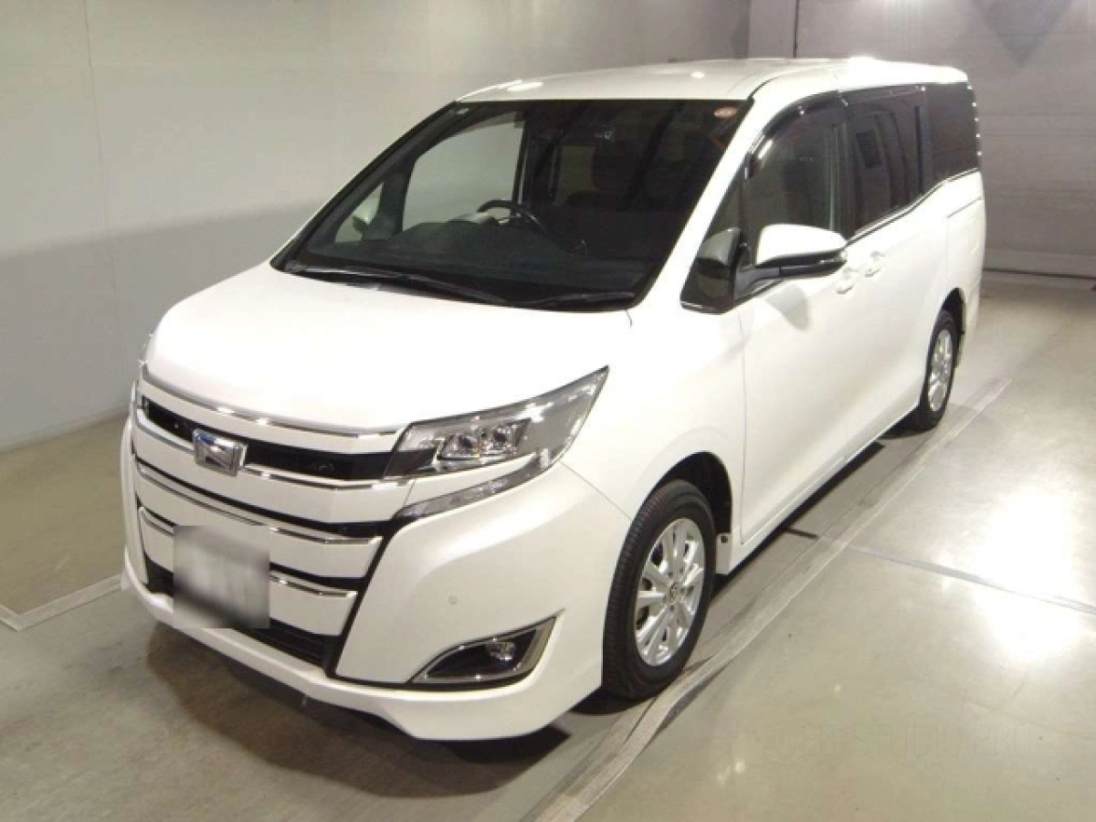 TOYOTA NOAH ZWR80G 2020