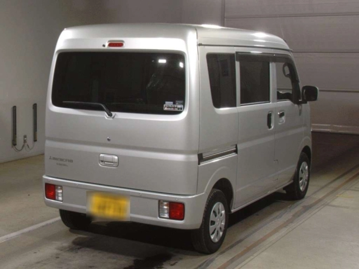 MITSUBISHI MINICAB VAN
