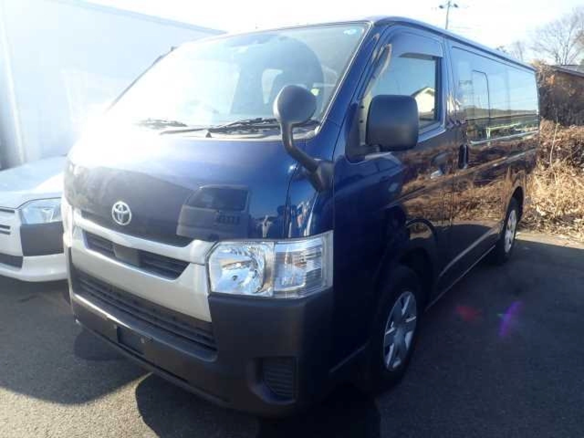 TOYOTA HIACE VAN TRH200V 2022