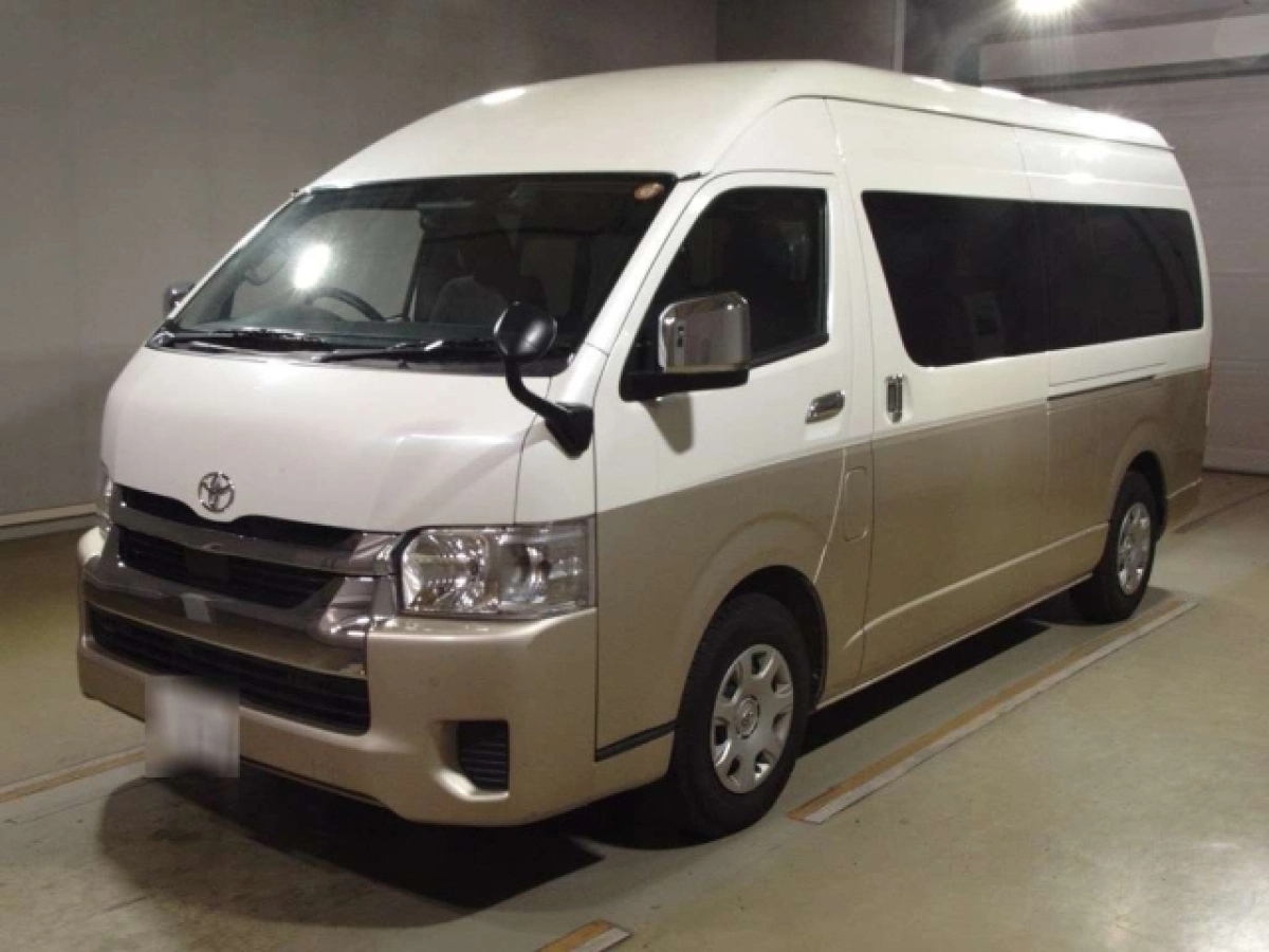 TOYOTA HIACE TRH224W 2022