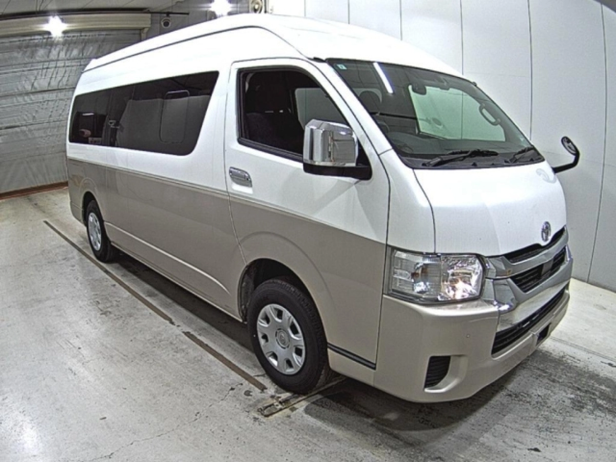 TOYOTA HIACE TRH229W 2022