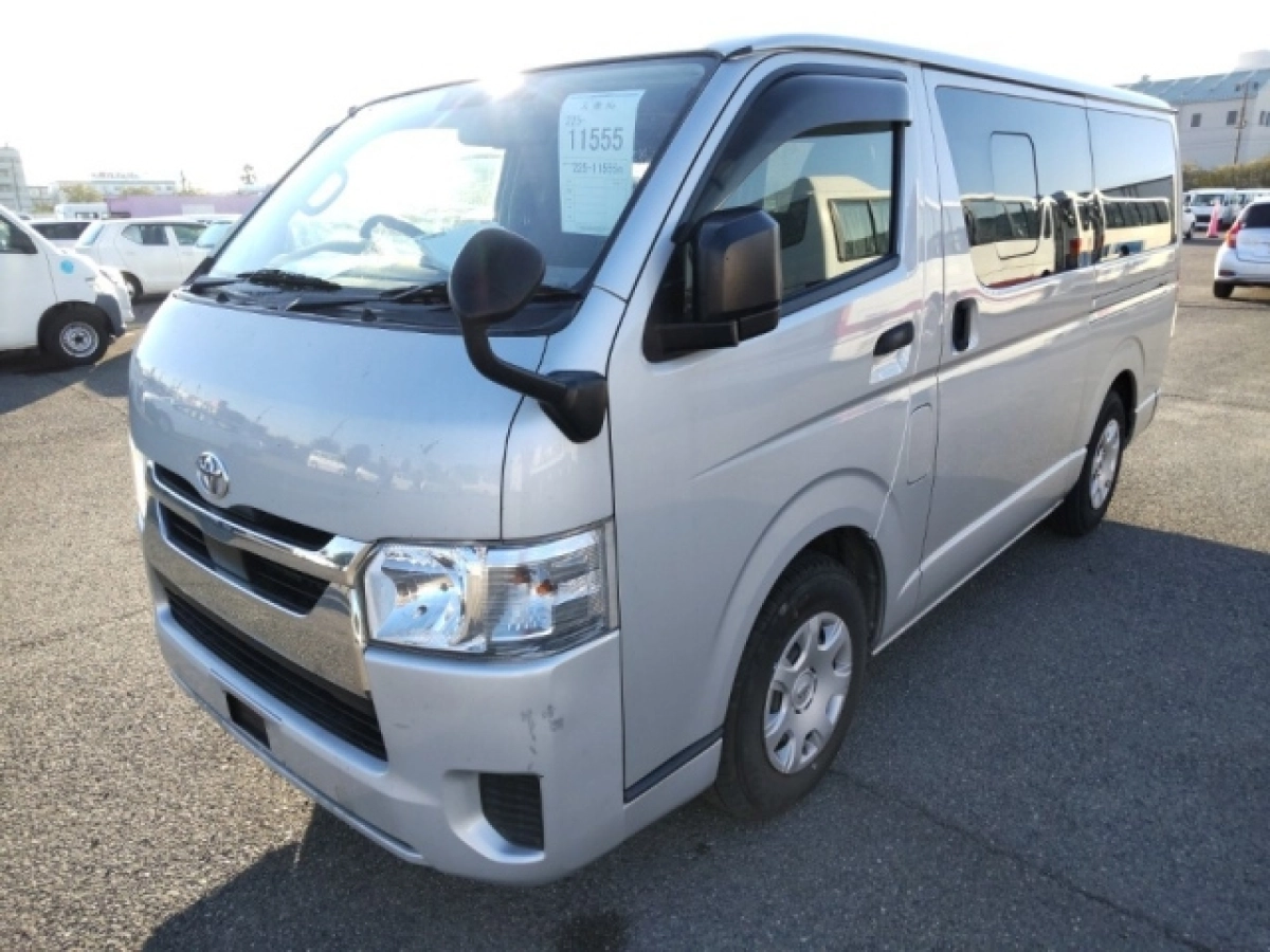 TOYOTA HIACE VAN GDH201V 2020