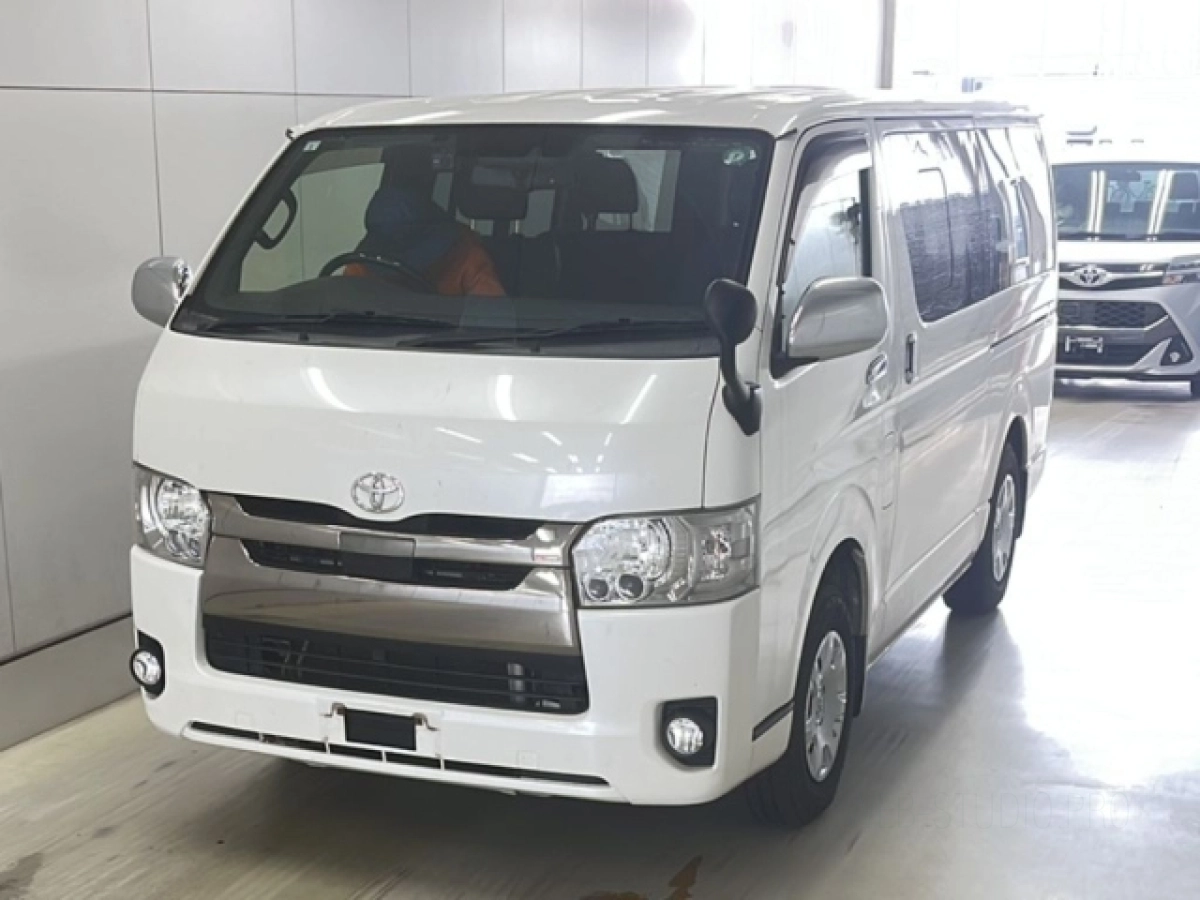 TOYOTA HIACE VAN GDH206V 2019