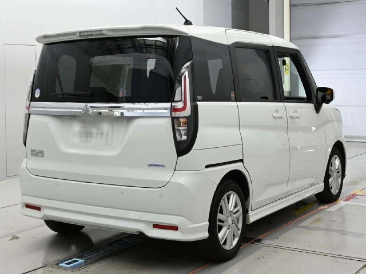 MITSUBISHI DELICA D2