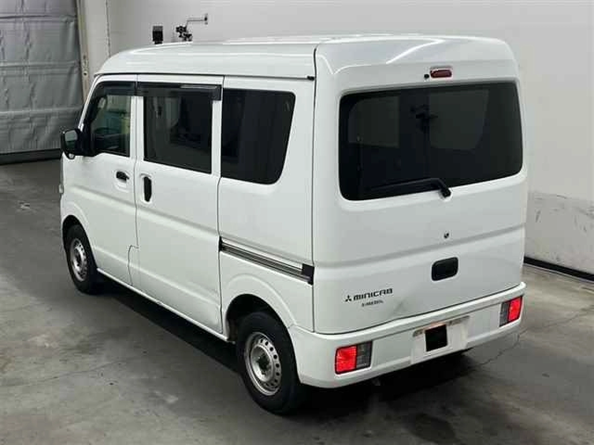 MITSUBISHI MINICAB VAN