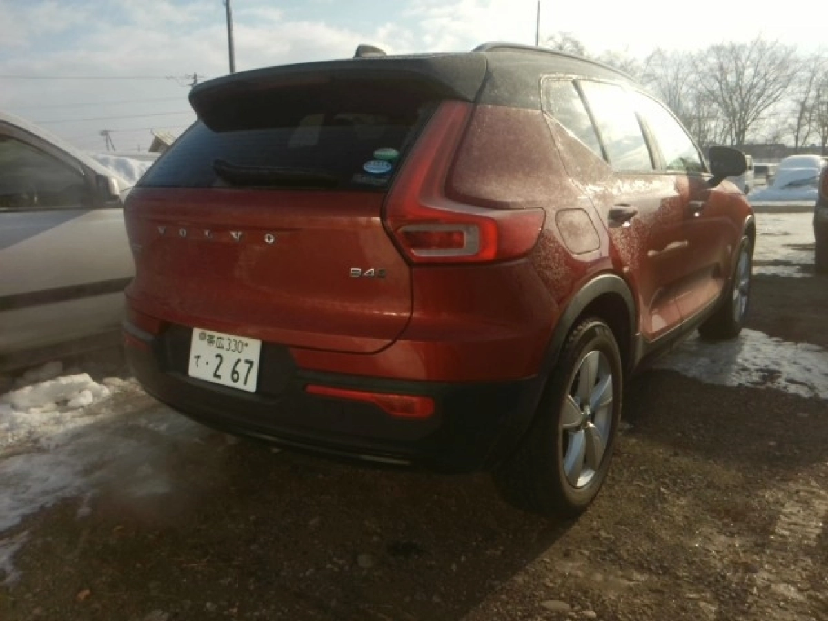 VOLVO XC40