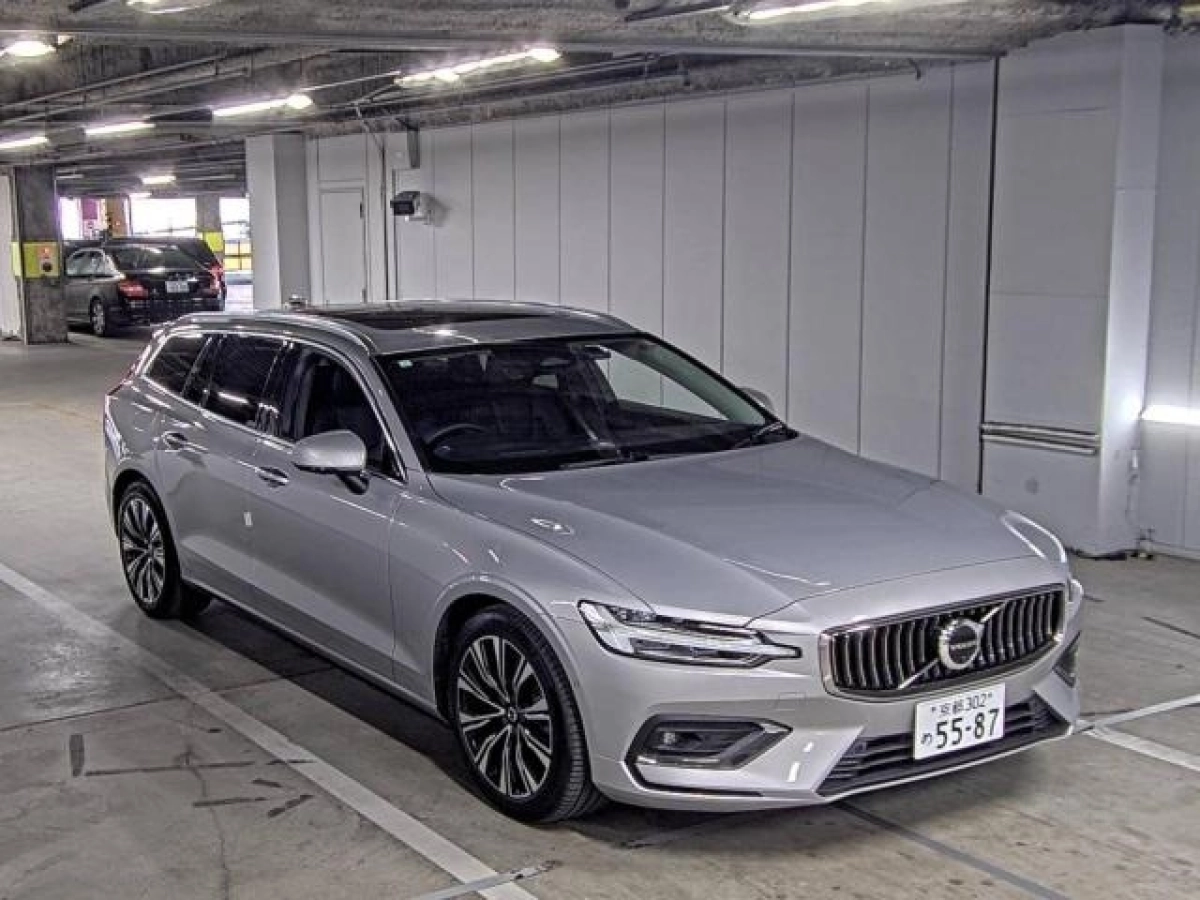 VOLVO V60 ZB420TM 2023