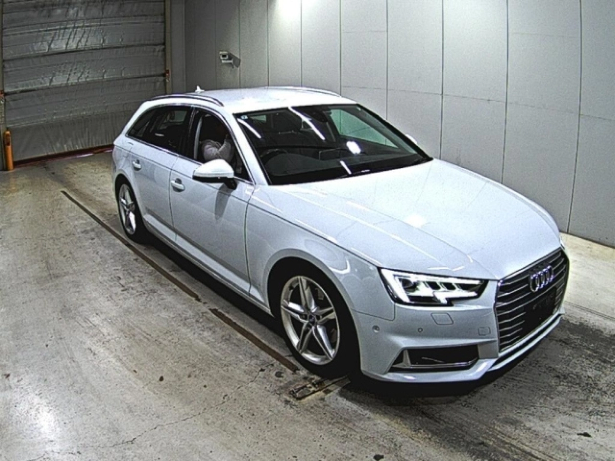 AUDI A4 8WCVK 2019