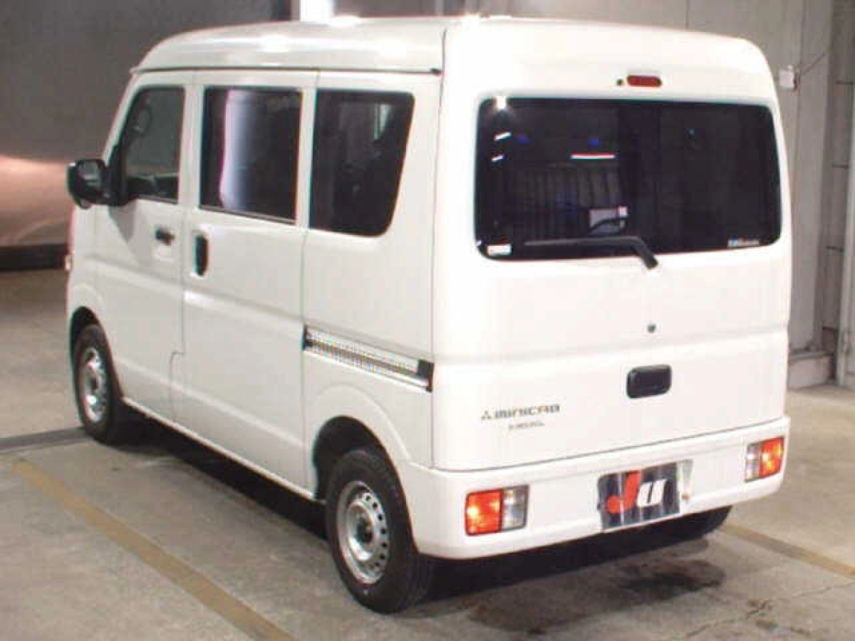 MITSUBISHI MINICAB VAN