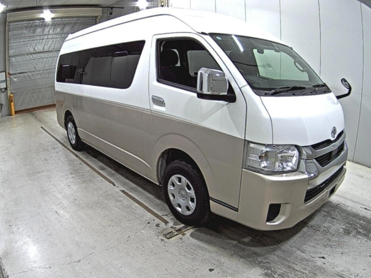 TOYOTA HIACE TRH229W 2022