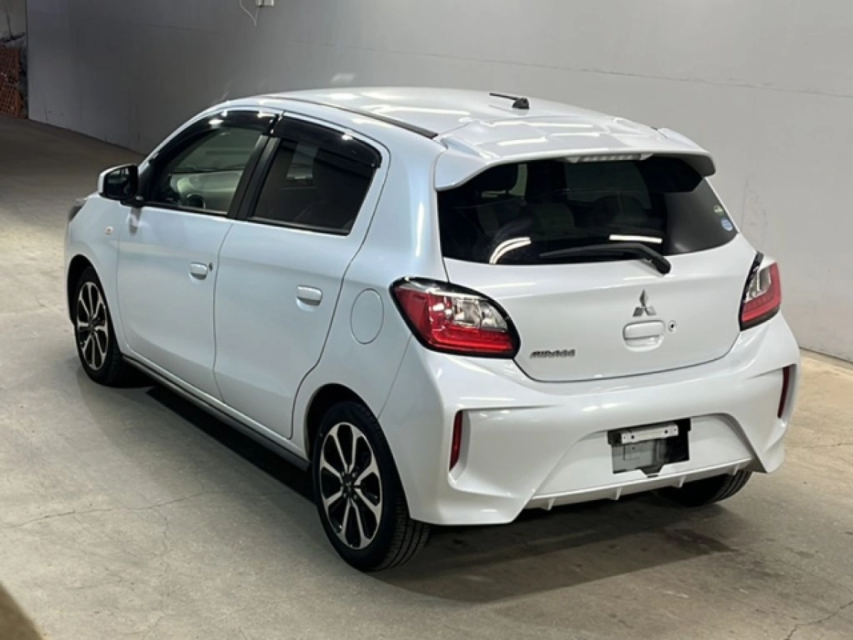 MITSUBISHI MIRAGE