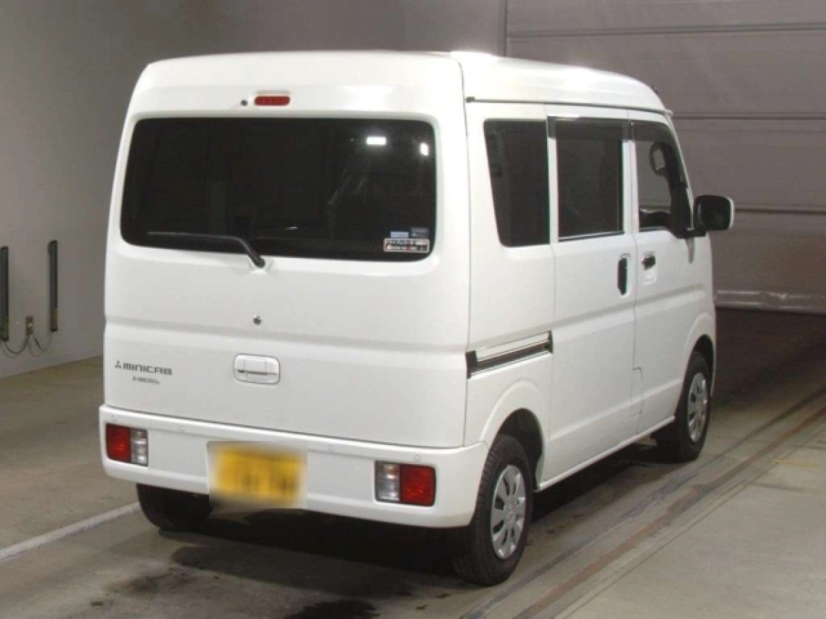 MITSUBISHI MINICAB VAN