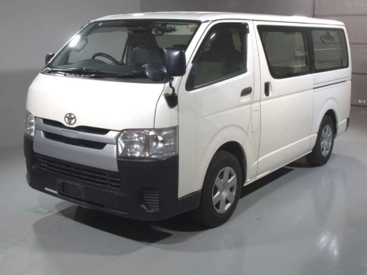TOYOTA HIACE VAN TRH200V 2019