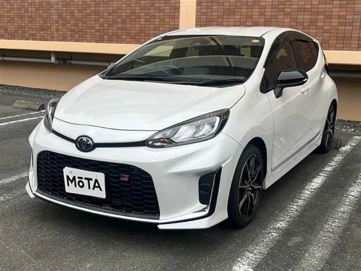 TOYOTA AQUA MXPK11 2025