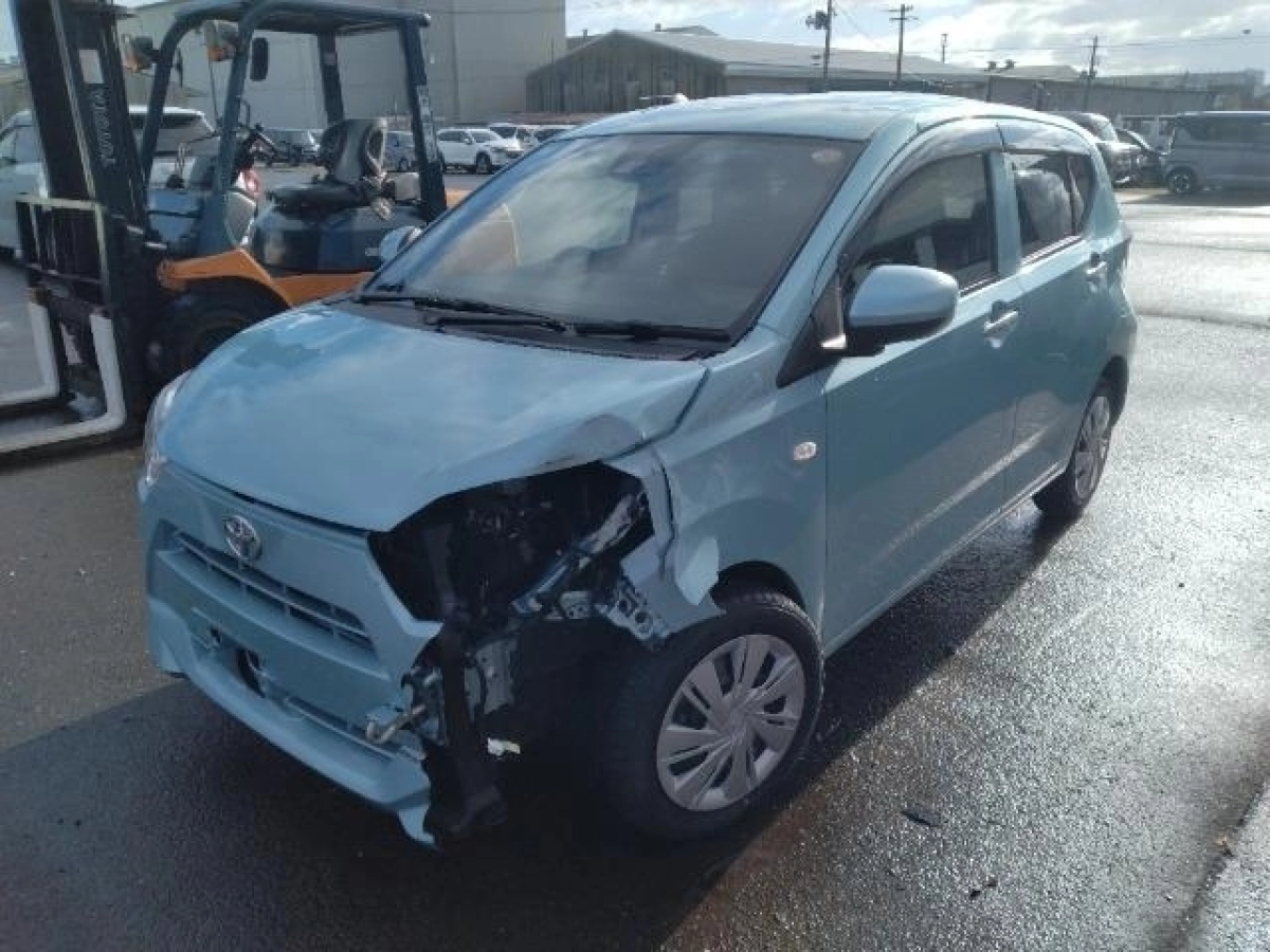 TOYOTA PIXIS EPOCH LA360A 2025