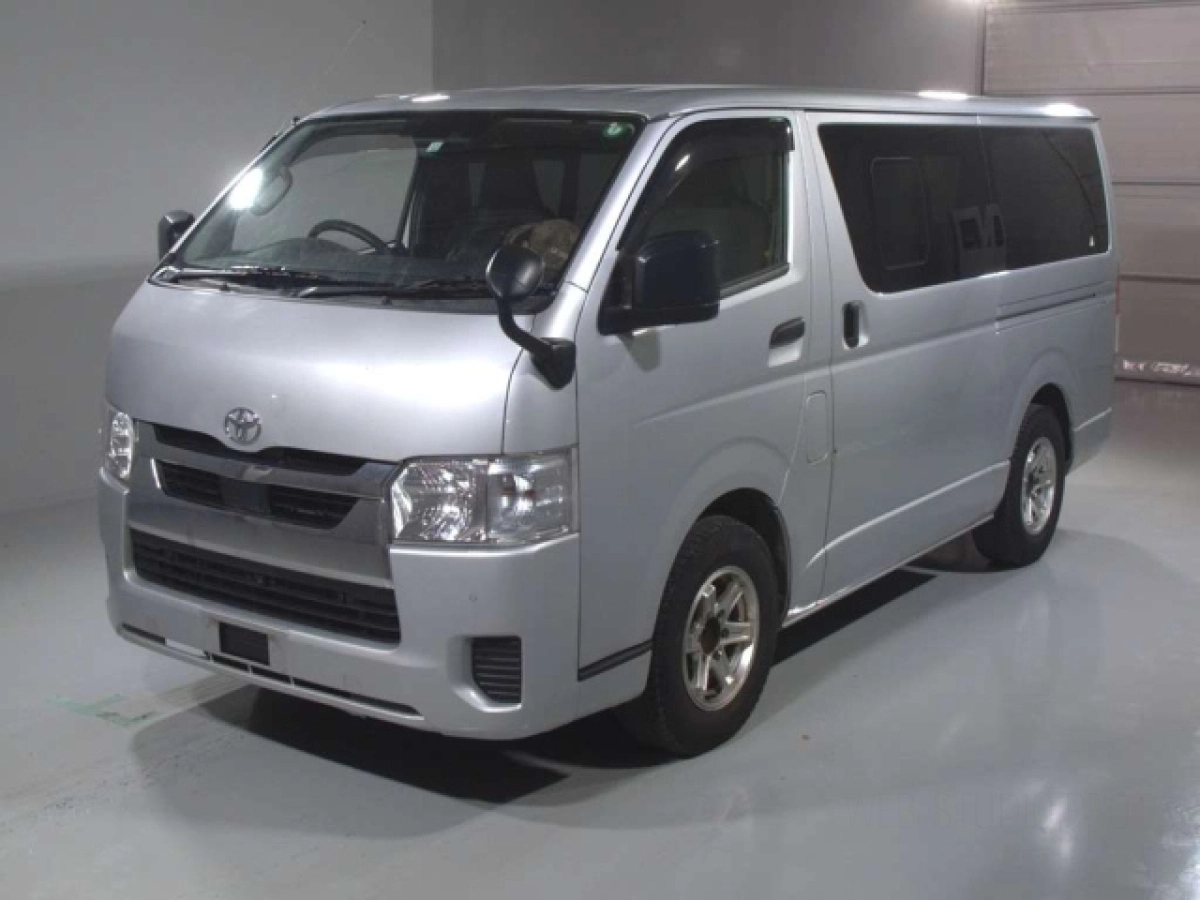 TOYOTA HIACE VAN GDH201V 2020