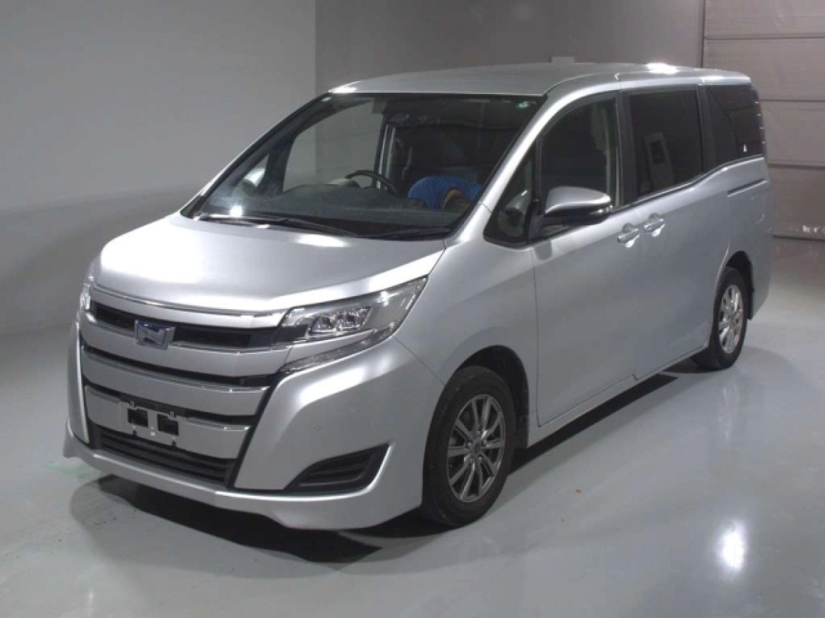 TOYOTA NOAH ZWR80G 2020