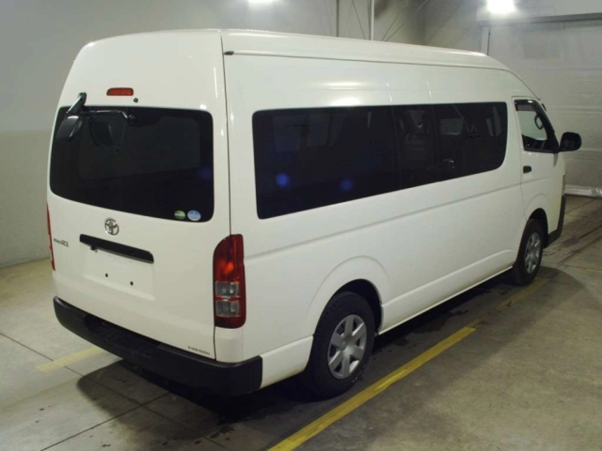 TOYOTA REGIUS ACE VAN