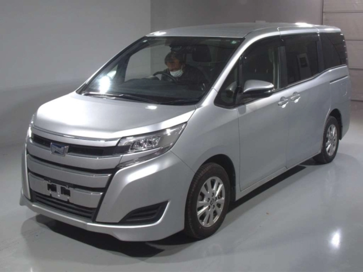 TOYOTA NOAH ZWR80G 2020