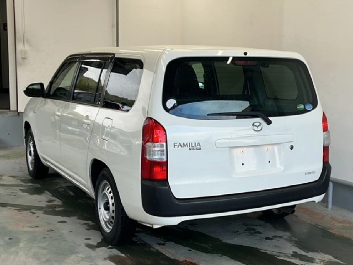 MAZDA FAMILIA VAN