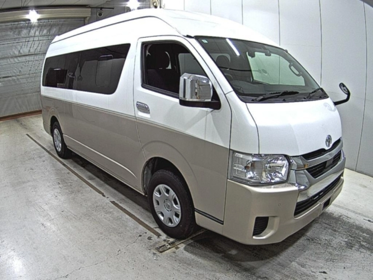 TOYOTA HIACE TRH229W 2022