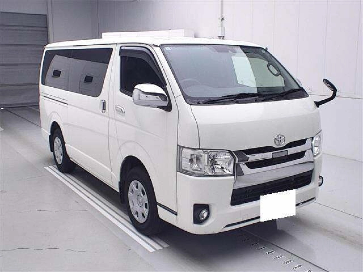 TOYOTA REGIUS ACE VAN