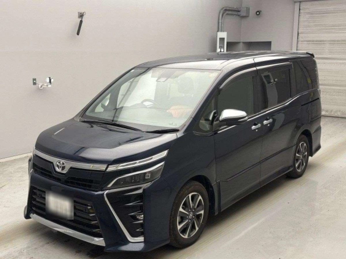 TOYOTA VOXY ZRR80W 2020