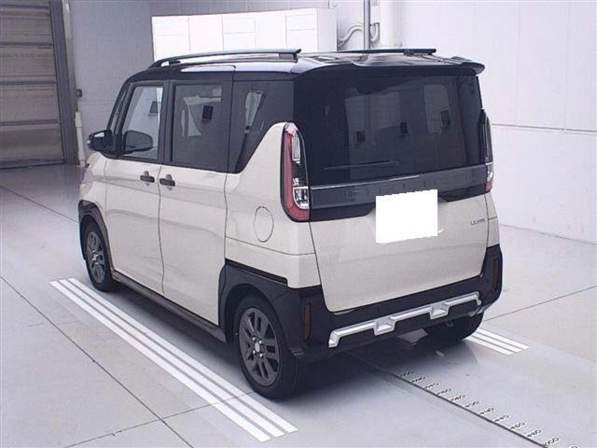 MITSUBISHI DELICA MINI