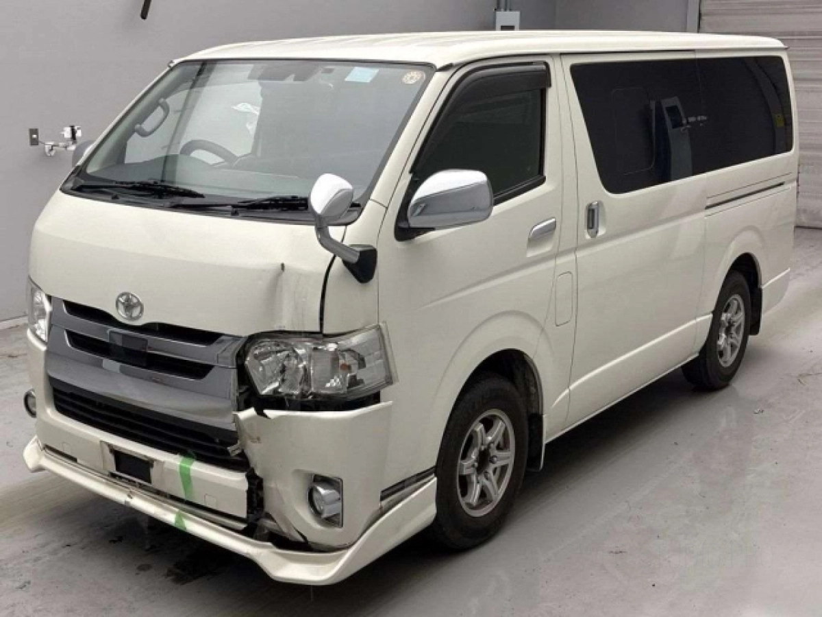 TOYOTA HIACE VAN TRH200V 2019