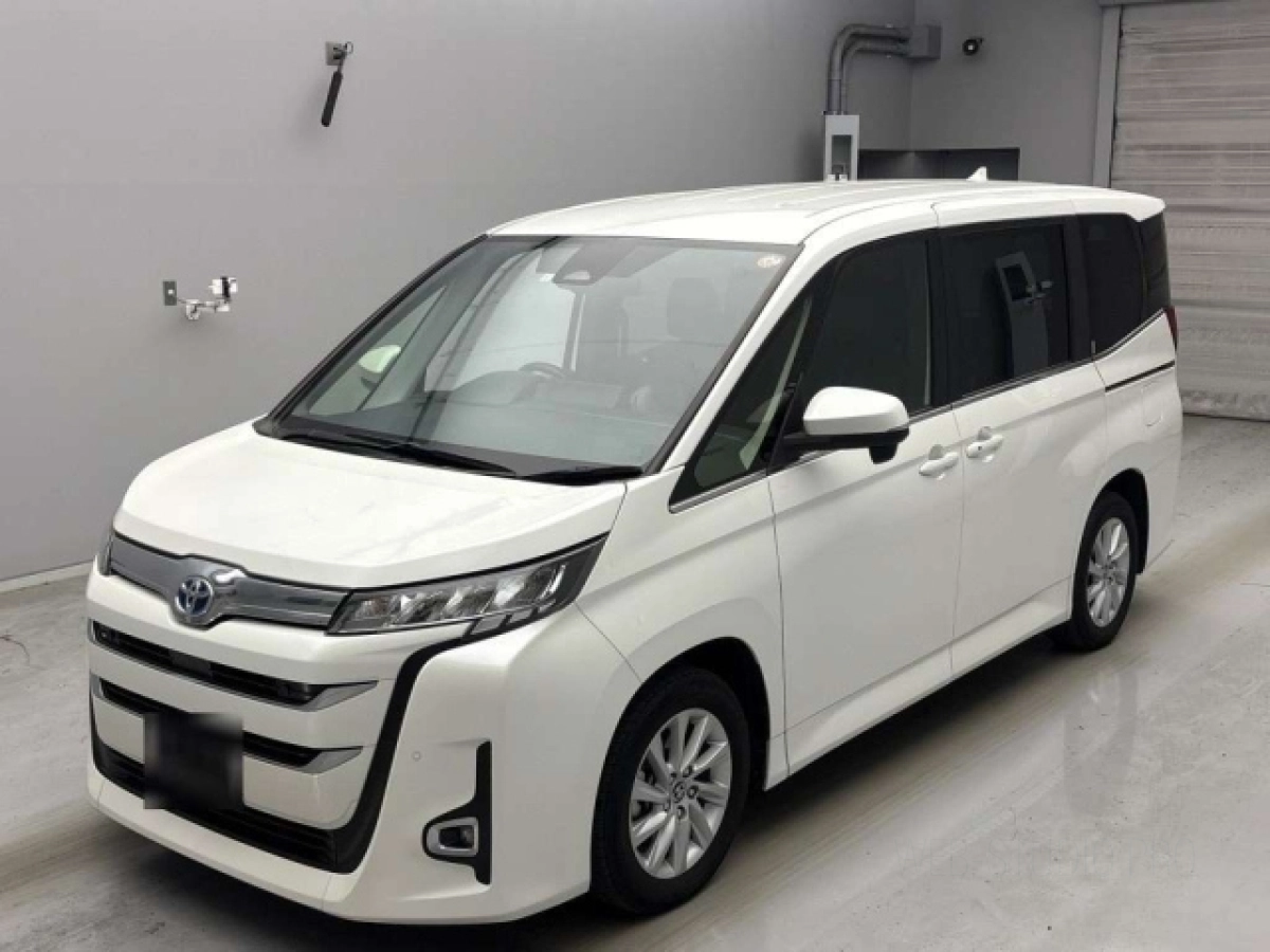 TOYOTA NOAH ZWR90W 2023