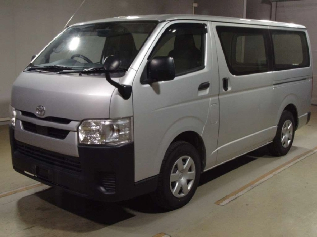 TOYOTA HIACE VAN TRH200V 2020