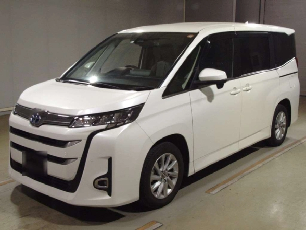 TOYOTA NOAH ZWR90W 2023