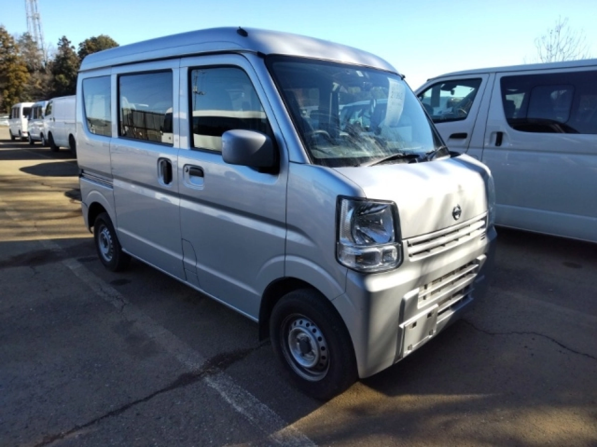 NISSAN CLIPPER VAN