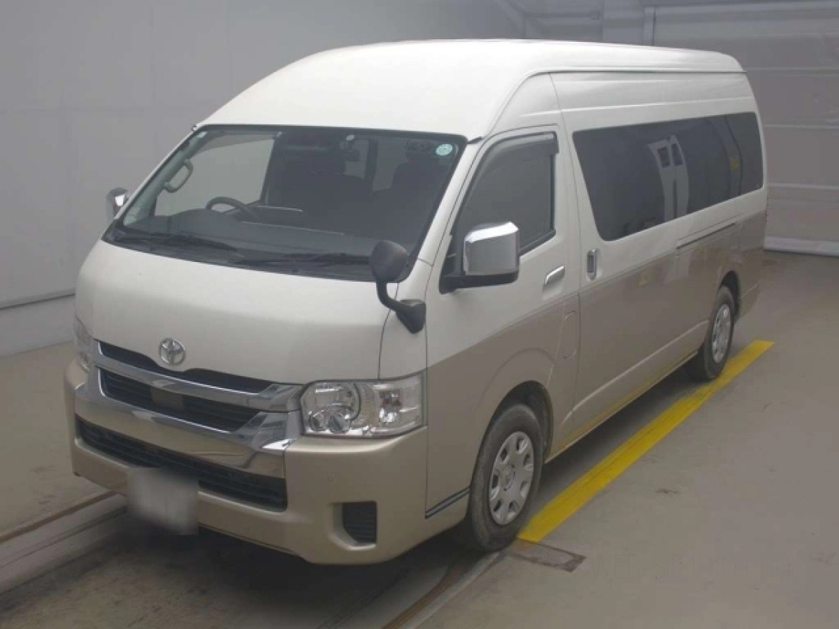 TOYOTA HIACE TRH224W 2021