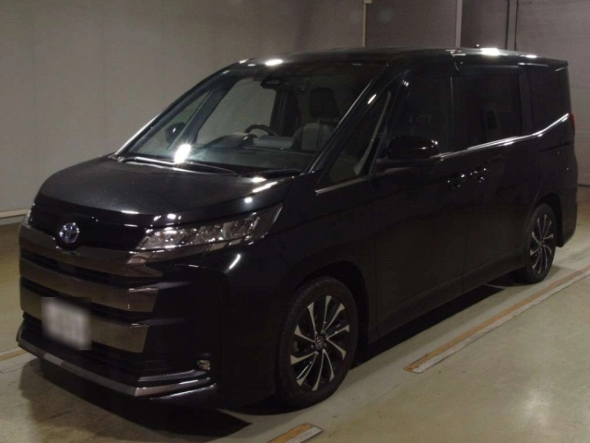 TOYOTA NOAH ZWR90W 2022