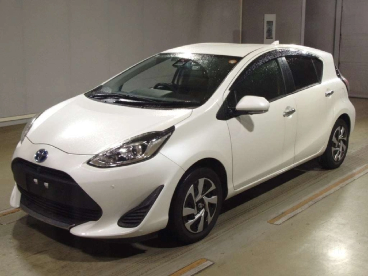 TOYOTA AQUA NHP10 2021