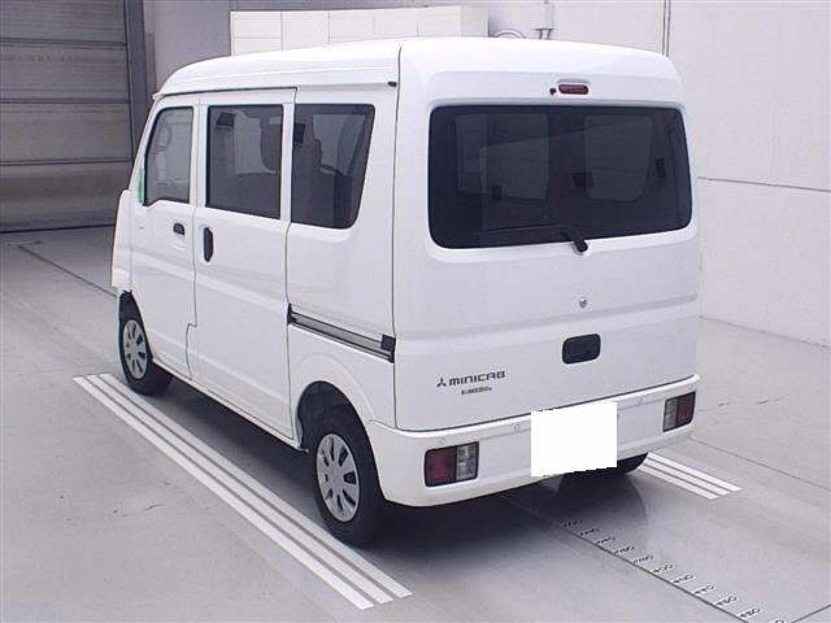 MITSUBISHI MINICAB VAN